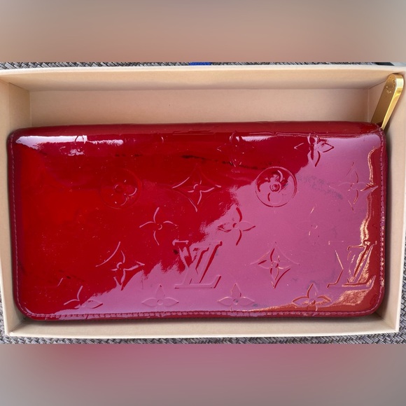 Authentic Louis Vuitton Monogram Vernis Zippy Wallet - Picture 3 of 16